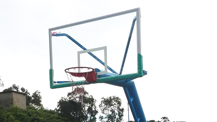  珠海石景山公園與合作移動(dòng)單臂籃球架工程案例 